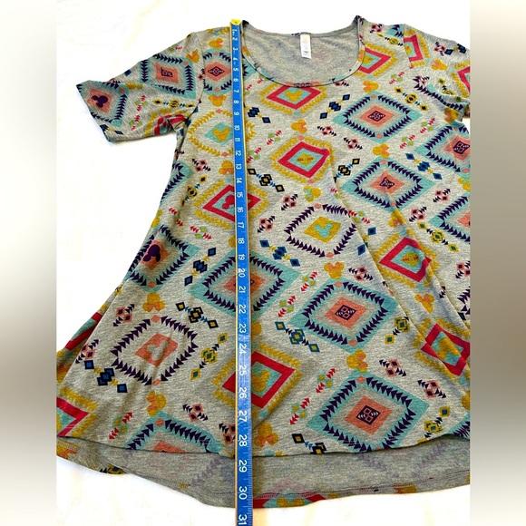 LuLaRoe Minnie Mouse Print Tunic Top - Picture 5 of 6